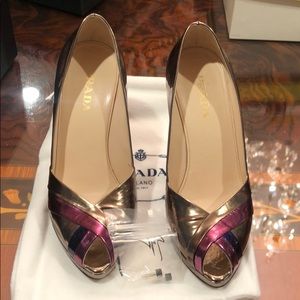 Metallic Prada heels in size 7.5